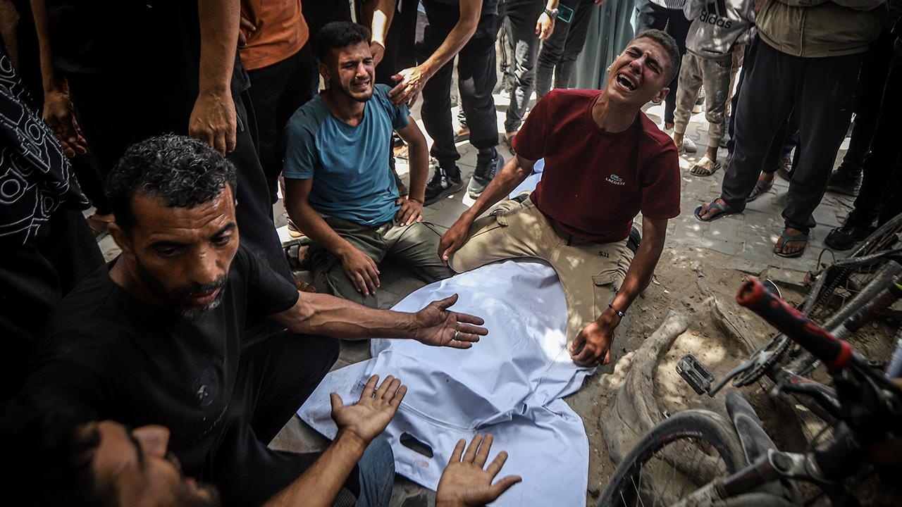 Gazze'de can kaybı 73 bin 377'ye yükseldi