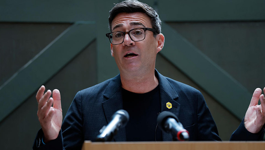 Andy Burnham başbakanlığa bir adım daha yaklaştı