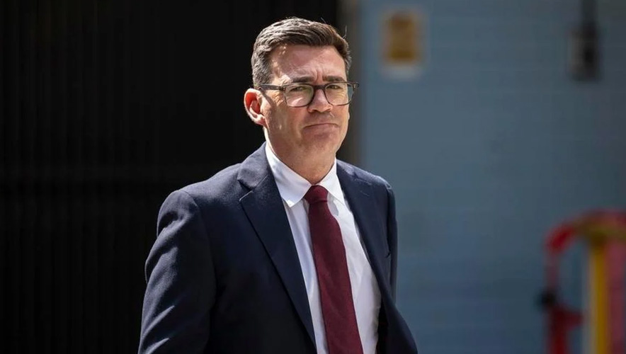 İngiltere'nin yeni başbakanı Andy Burnham oldu: 10 yıllık yol haritasını açıkladı