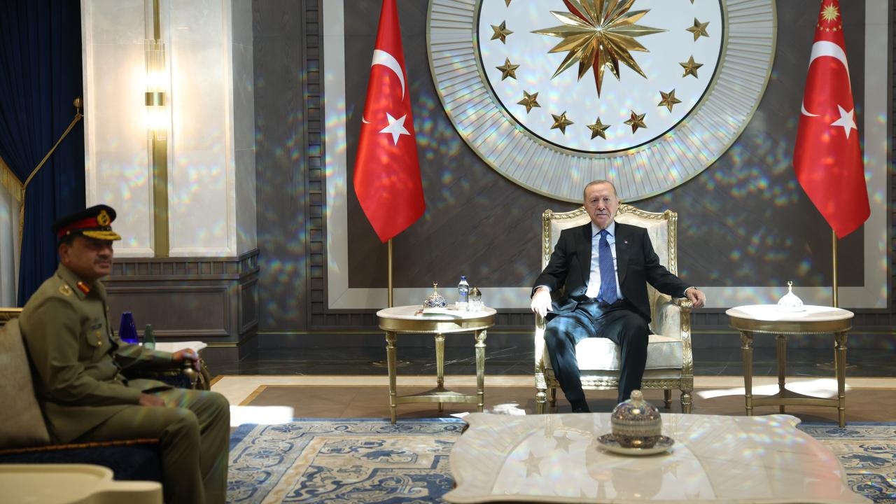 Cumhurbaşkanı Erdoğan, Pakistan Savunma Kuvvetleri Komutanı Asim Munir'i kabul etti