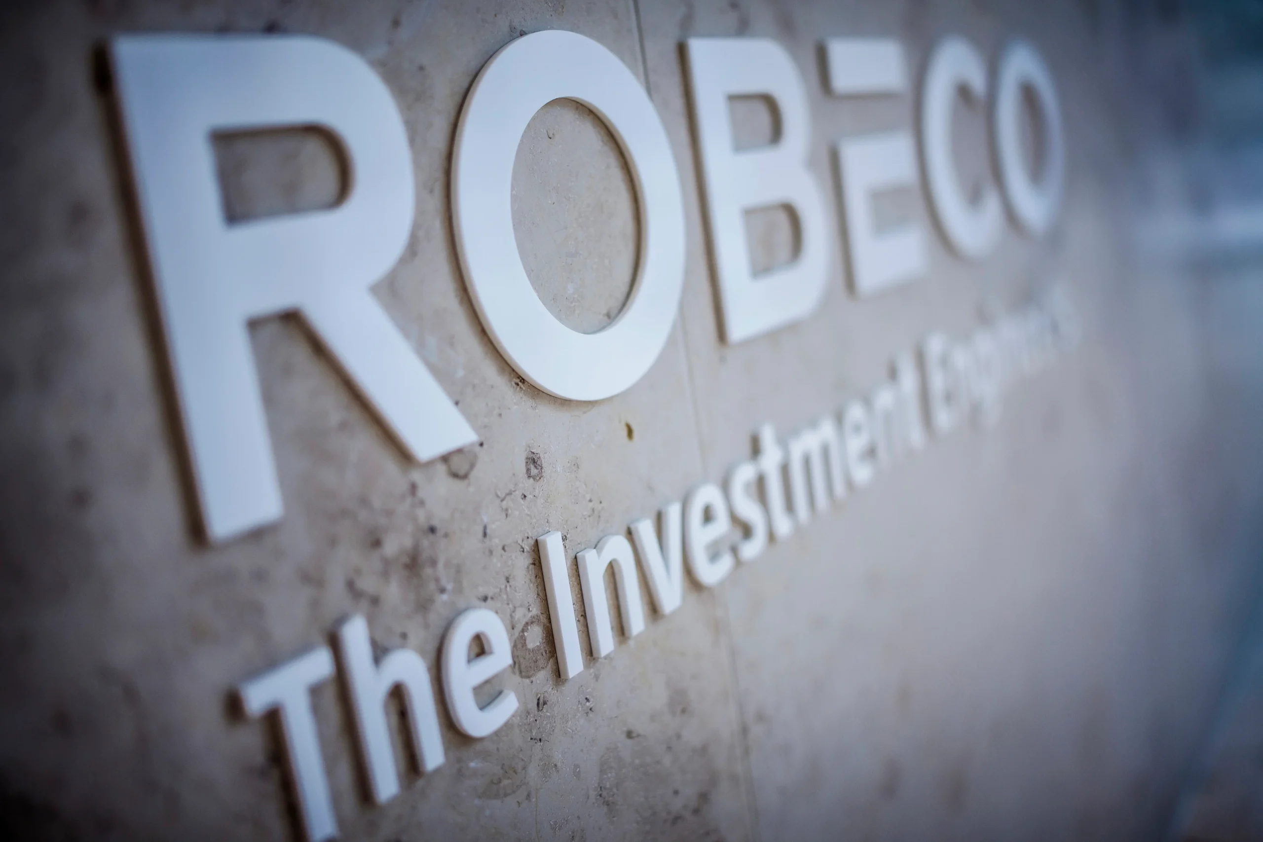 Robeco: Fed'in şahinleşmesiyle hisse piyasalarında rotasyon öne çıkabilir