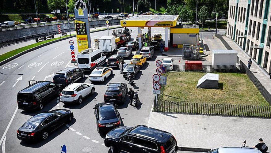 Rusya'da yakıt sorunu büyüyor: Novosibirsk'te uzaktan çalışma tavsiyesi