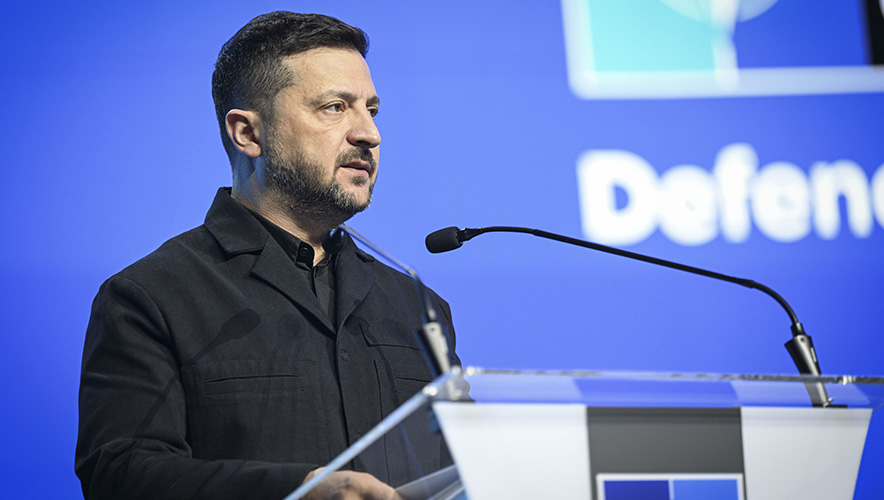 Zelenskiy mühimmat deposu saldırısını doğruladı