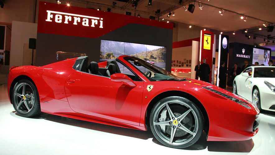 Ferrari'den 670 bin dolarlık manuel vitesli yeni model