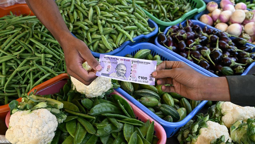Hindistan enflasyonu yüzde 4,38'e yükseldi, petrol riski büyüyor