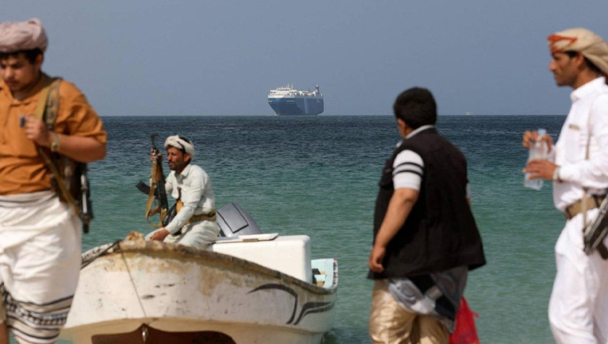 Kızıldeniz'de yük gemisine mermi isabet etti