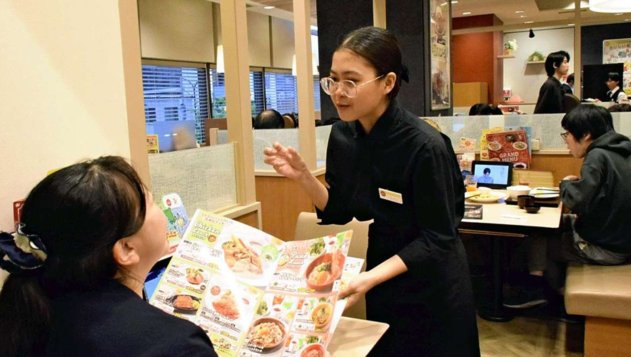 Japonya’da hizmetler büyüdü, dış talep düştü