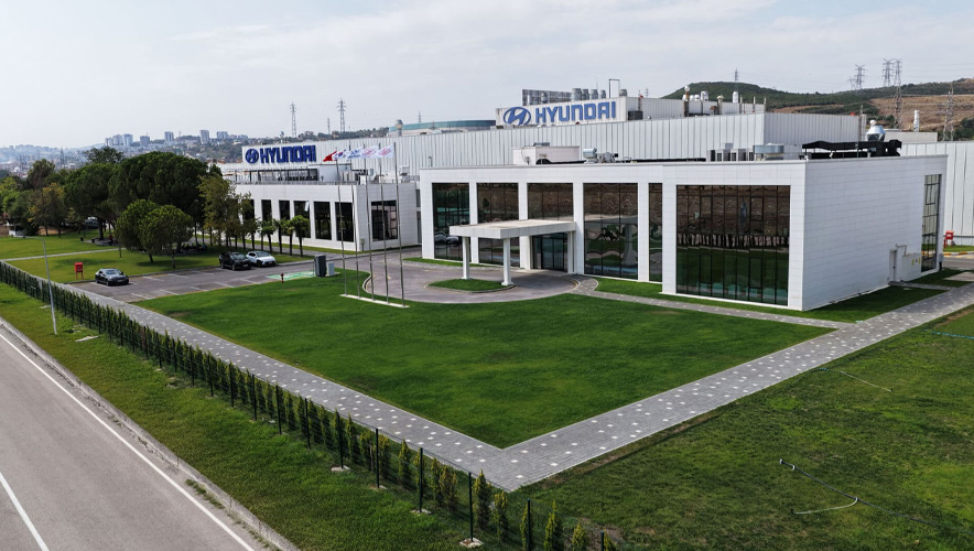 Hyundai Türkiye’de elektrikli araç üretimine başladı: İlk model IONIQ 3