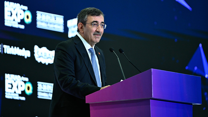 Cevdet Yılmaz fonları değerlendirdi, enflasyonda kararlılık mesajı verdi