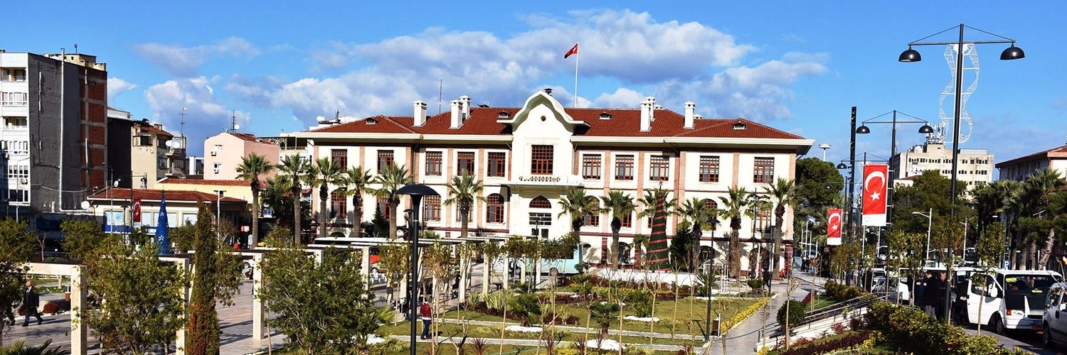 Manisa'da okul yakınında silahlı saldırı: 8 kişi yaralandı