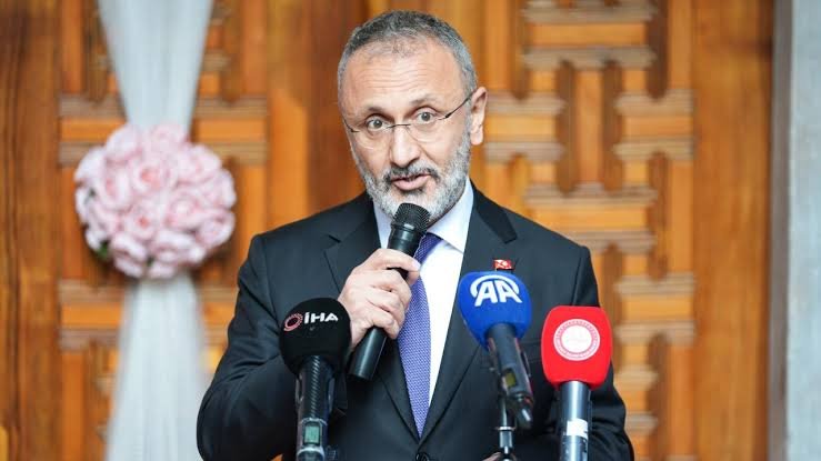 Eyüpsultan Belediyesi’ne operasyon: Başkan Özmen dahil 28 gözaltı