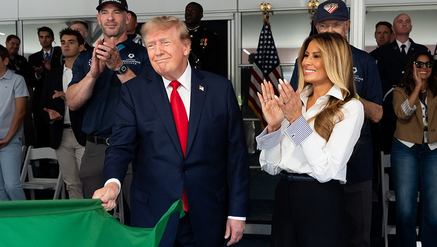 Trump tartışmalı reklamların parasını cebinden ödeyecek