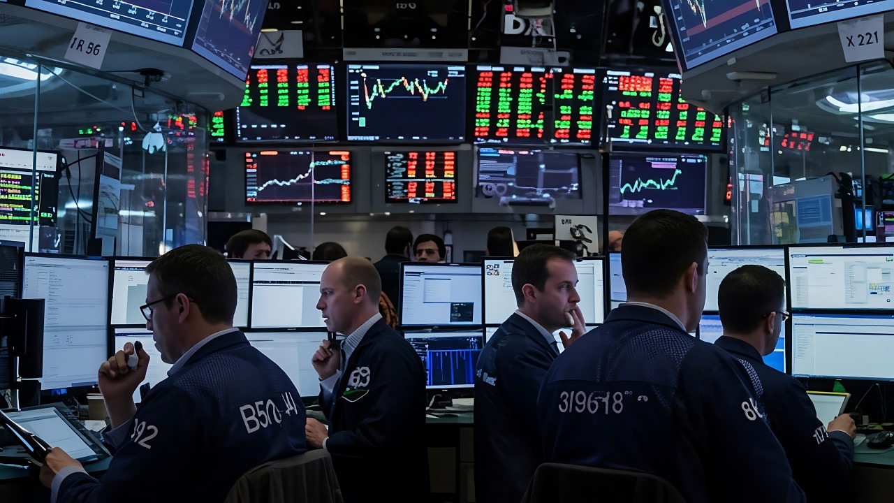 New York borsası karışık kapandı: Nasdaq ve S&P 500 rekor tazeledi