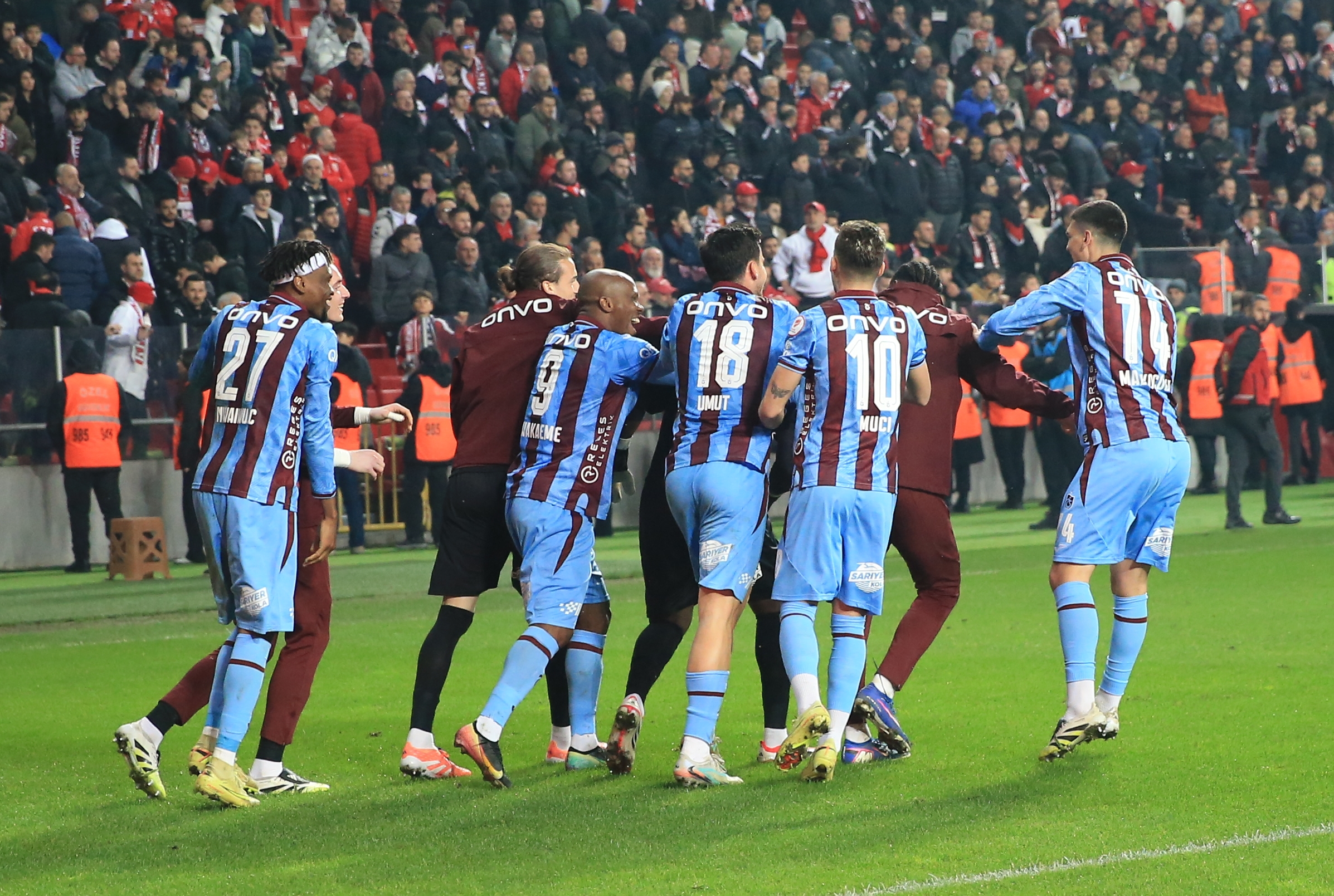 Trabzonspor penaltılarla yarı finalde: Samsunspor kupaya veda etti