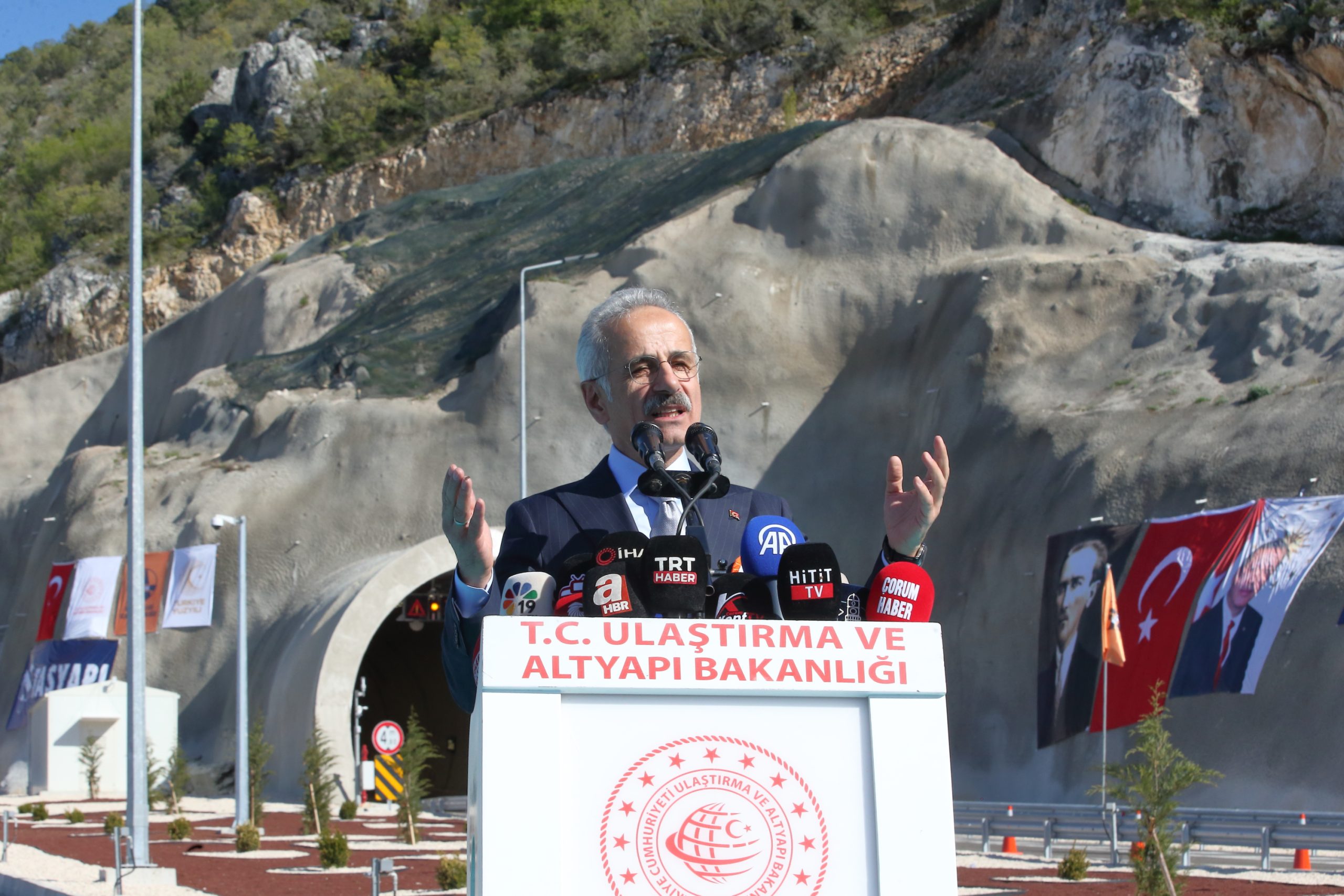 Türkiye’den Suudi Arabistan’a uzanacak dev demiryolu