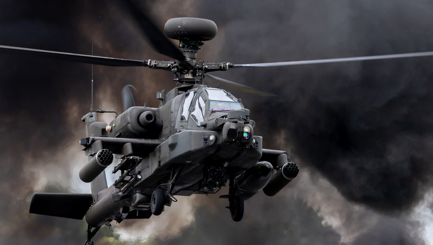 ABD’ye ait Apache helikopteri Hürmüz Boğazı yakınl