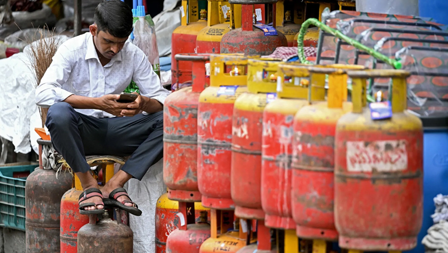 Hindistan LPG fiyatlarına yeniden zam yaptı